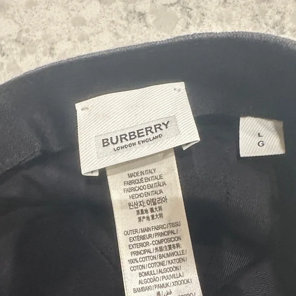 Burberry Charcoal Cap with White Tag - Picture 2 of 2